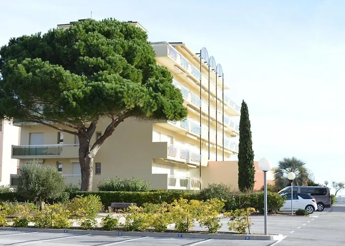 Bord De Avec 4 Couchages, Parking Et Tennis - Fr-1-251-263 * Le Lavandou